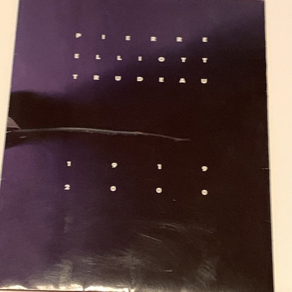 Pierre Elliott Trudeau 1999-2000 stamps - Picture 3 of 3